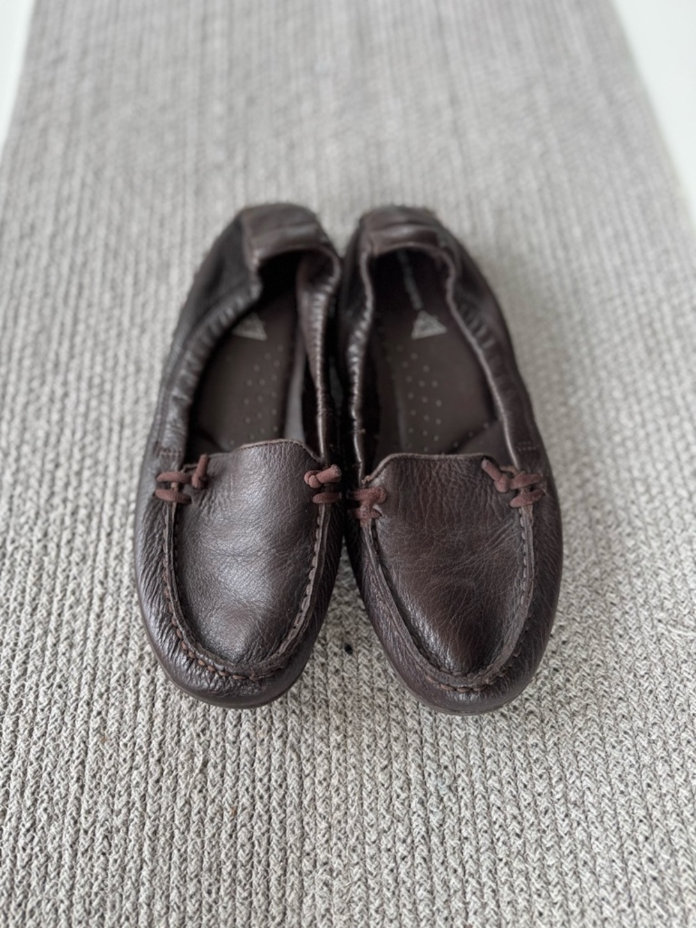 Vintage Hush Puppies Dark Brown Leather Driving Moccasins Loafers Size 8